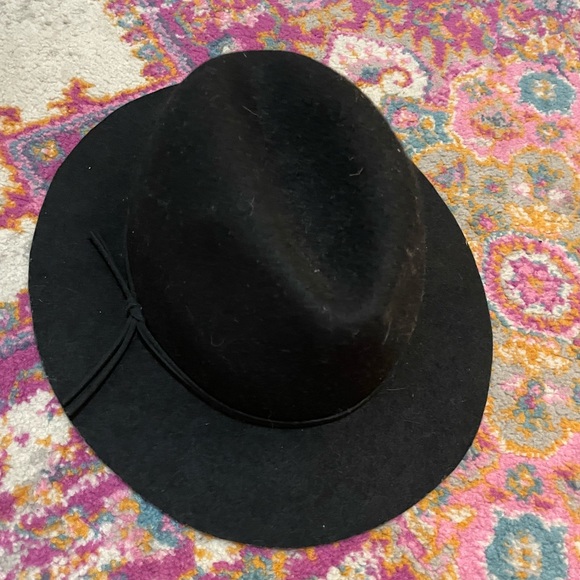 Hat - Picture 2 of 5